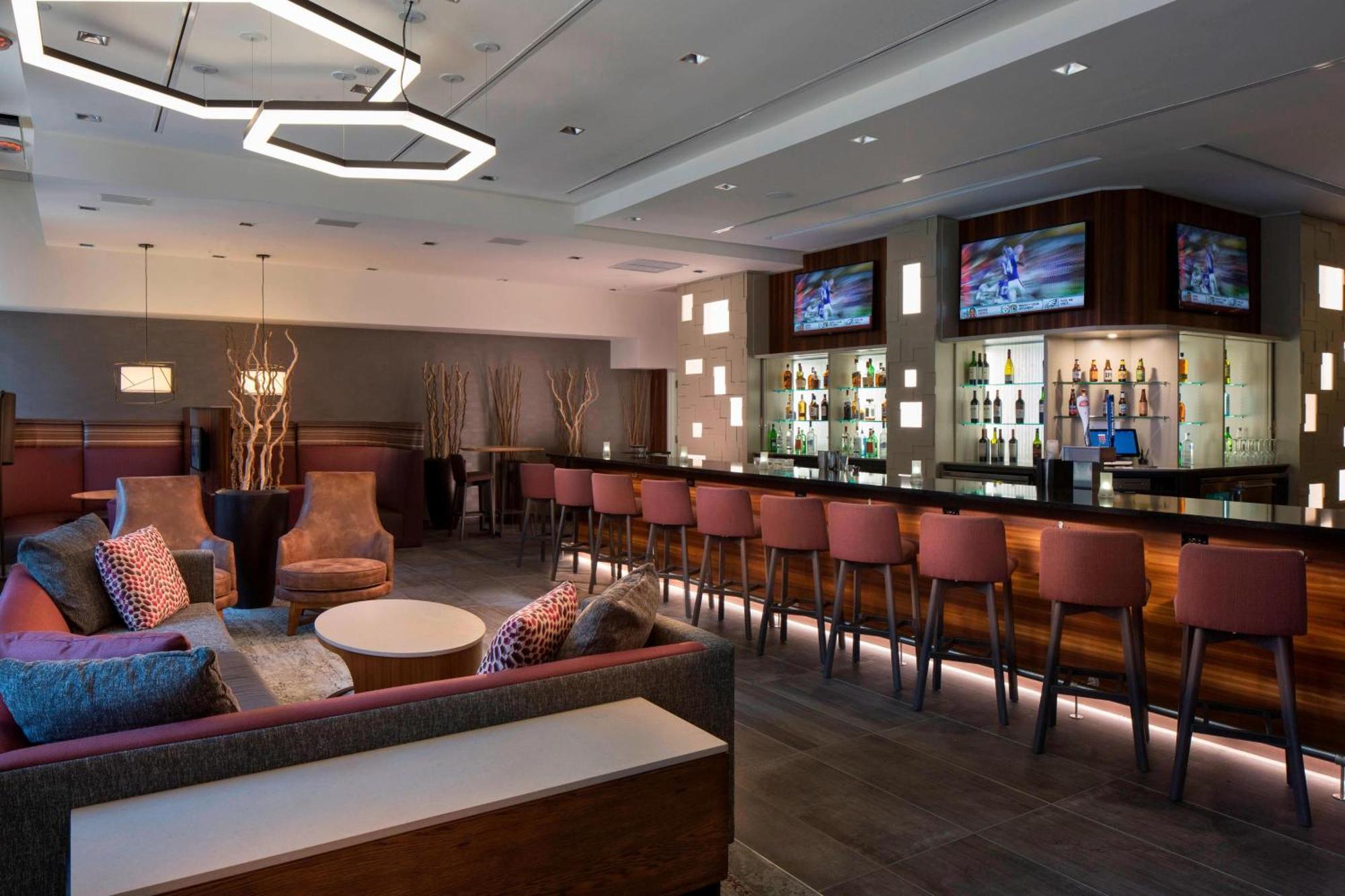 Courtyard By Marriott New Orleans Downtown Near The French Quarter Hotell Exteriör bild